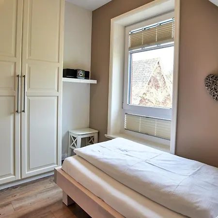 Rode Huus, Whg Finn Og Apartment *